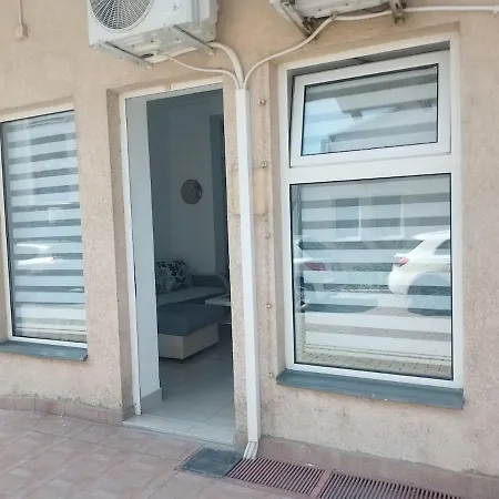 Lav * سريمسكا ميتروفيكا