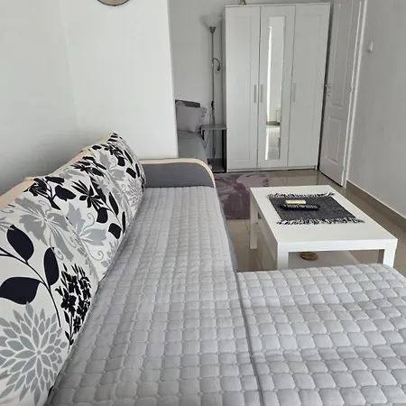 Lav Sremska Mitrovica