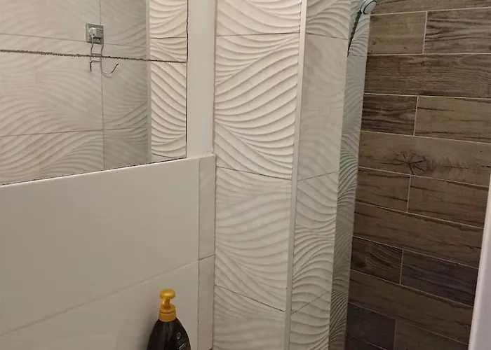 Lav شقة سريمسكا ميتروفيكا