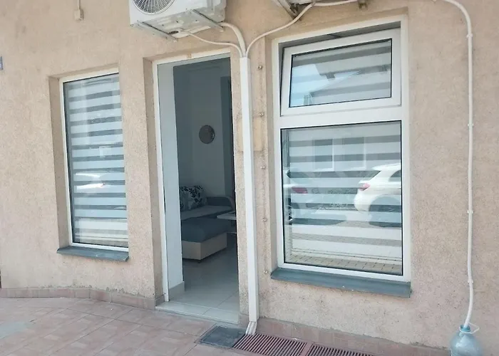 Lav * سريمسكا ميتروفيكا